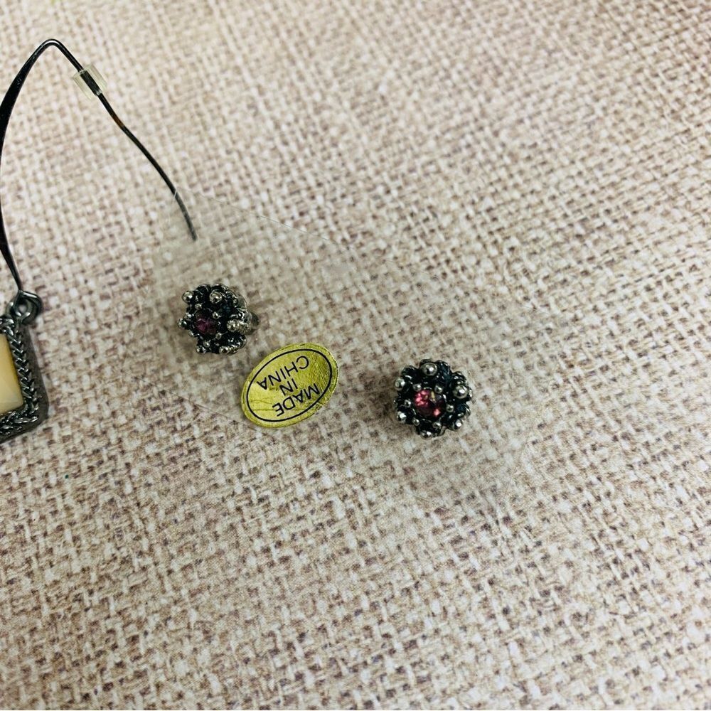 Earring Bundle - Picture 2 of 4